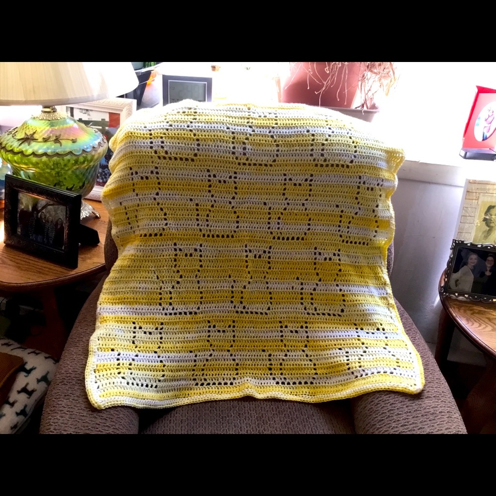 Hand crochet filet crochet kitty baby blanket